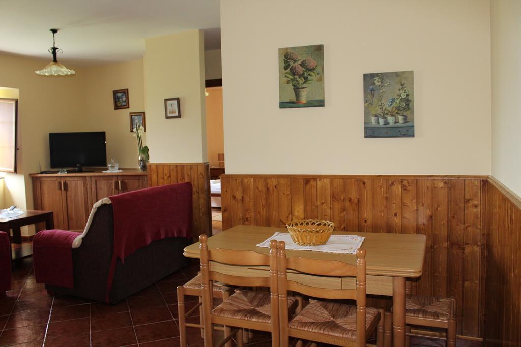 Apartamentos Casa Cerolleiro Castropol Esterno foto