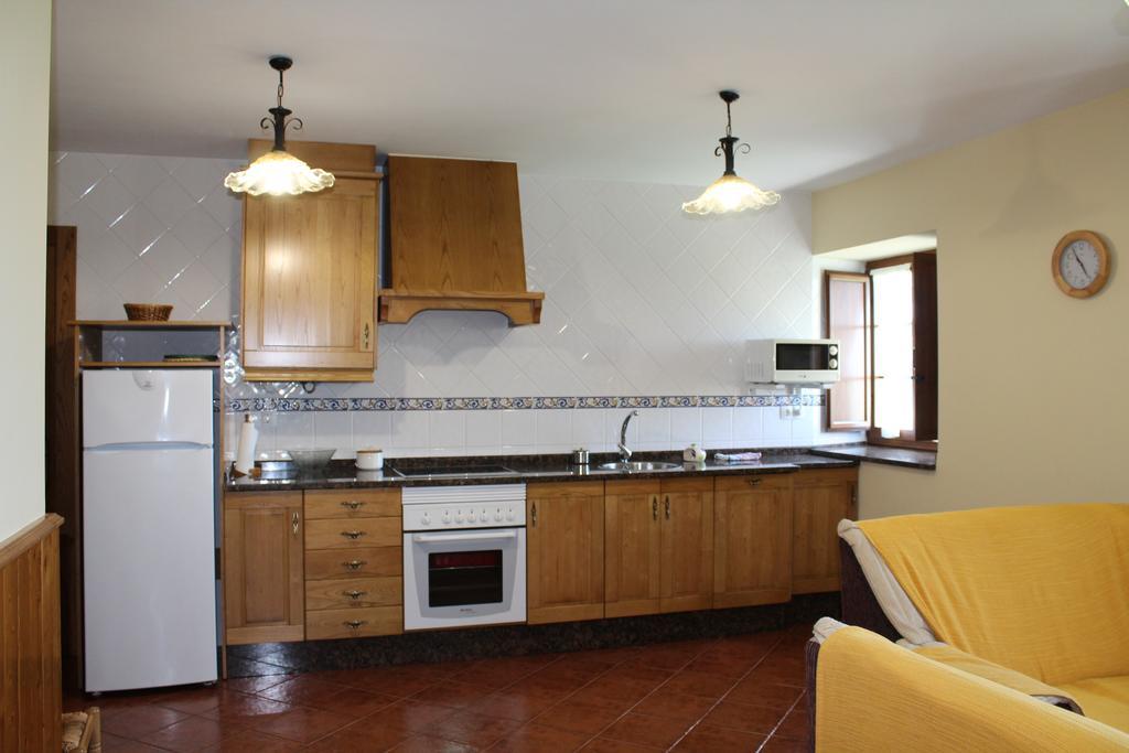 Apartamentos Casa Cerolleiro Castropol Esterno foto