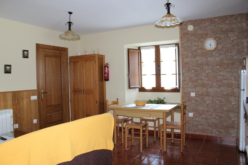 Apartamentos Casa Cerolleiro Castropol Esterno foto
