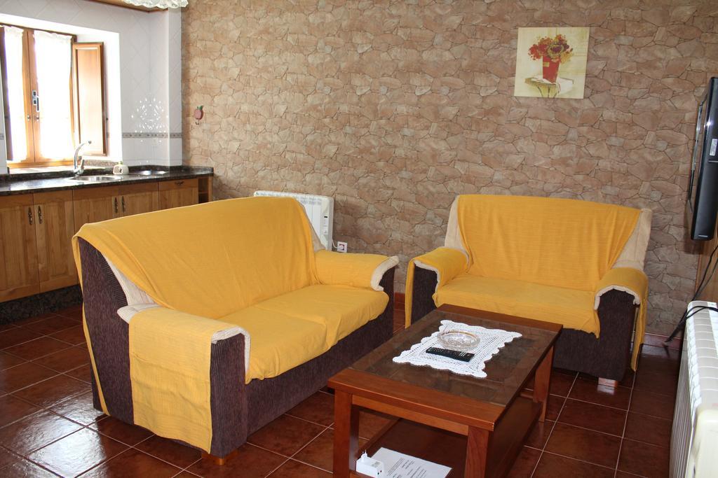 Apartamentos Casa Cerolleiro Castropol Esterno foto