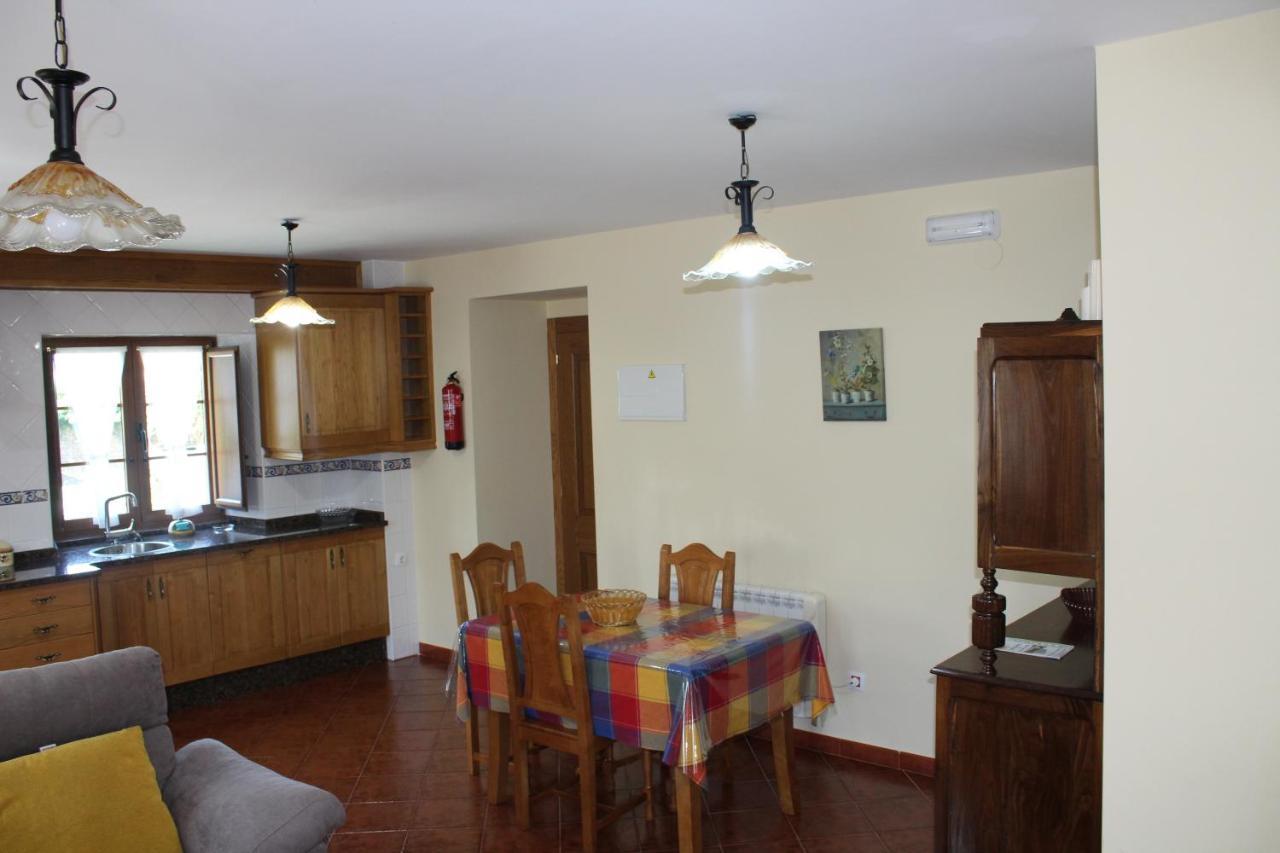 Apartamentos Casa Cerolleiro Castropol Esterno foto