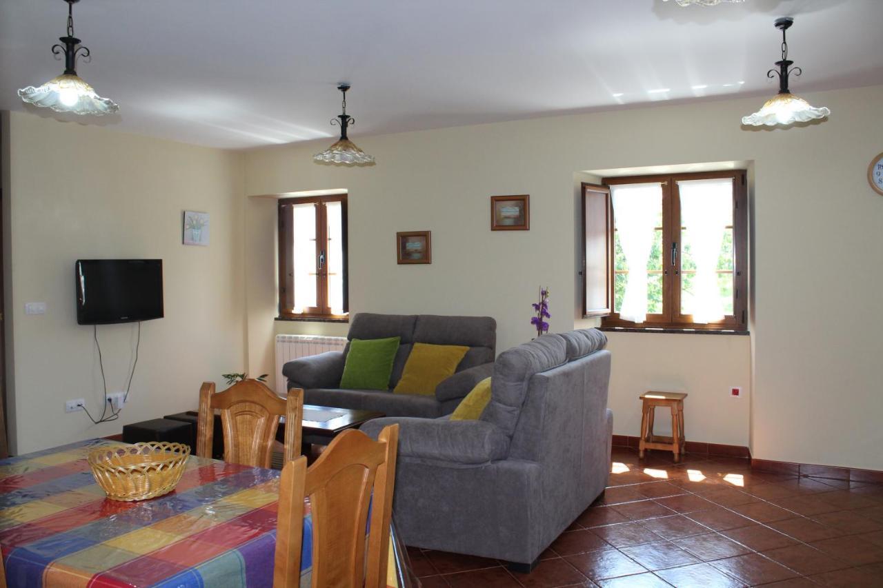 Apartamentos Casa Cerolleiro Castropol Esterno foto
