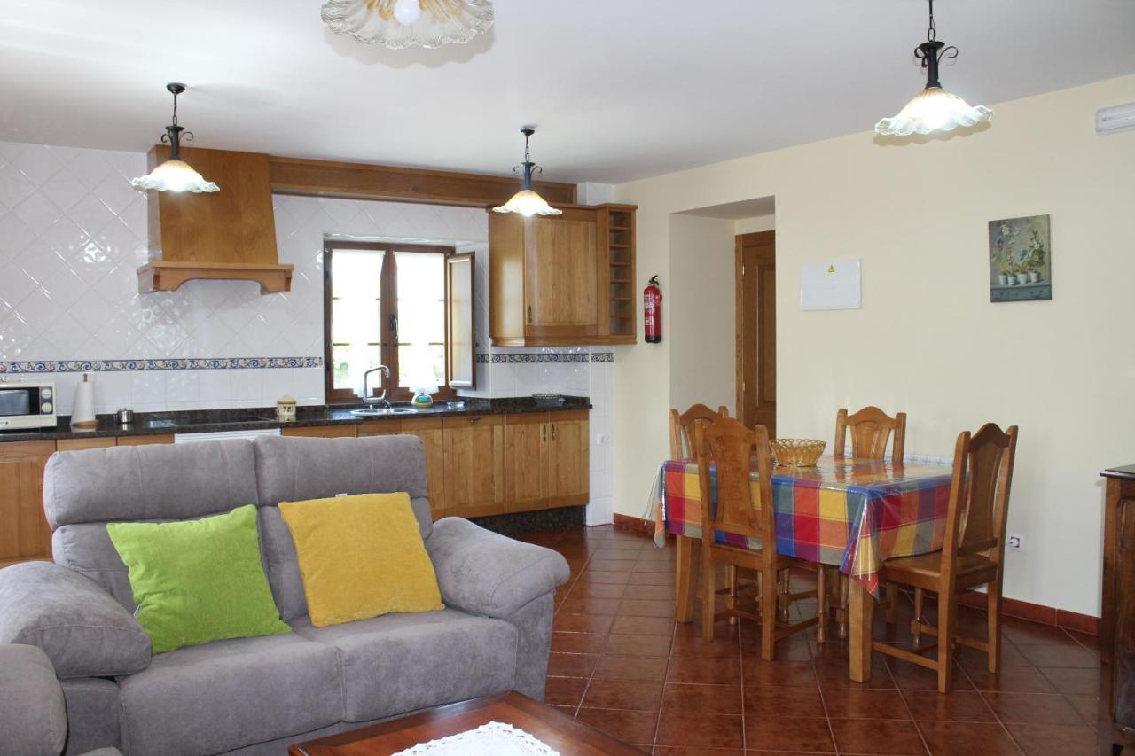 Apartamentos Casa Cerolleiro Castropol Esterno foto